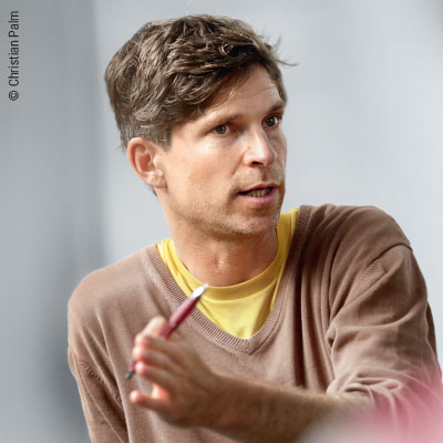 Jan Burkhardt, Professor für Tanzpraxis im künstlerischen Kontext am Zentrum für Zeitgenössischen Tanz